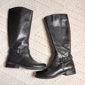 MeToo Black Leather DeeDee Riding Boots w/Buckle Feature
